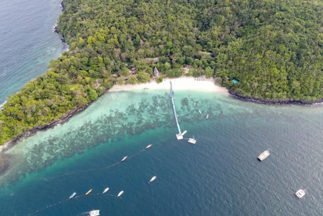 Banana beach day tour by Speedboat