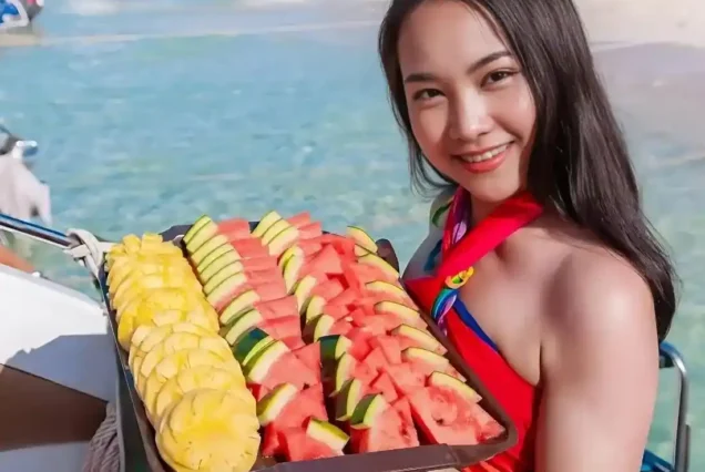 Phuket: Phi Phi Islands and Zcoco Beach by Speedboat