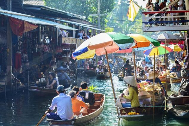 Bangkok :Damnern Saduak Floating + Train Market + Long Tail Boat Half Day Tour